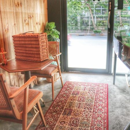 Rest At Ekkamai Hostel Bangkok Ngoại thất bức ảnh