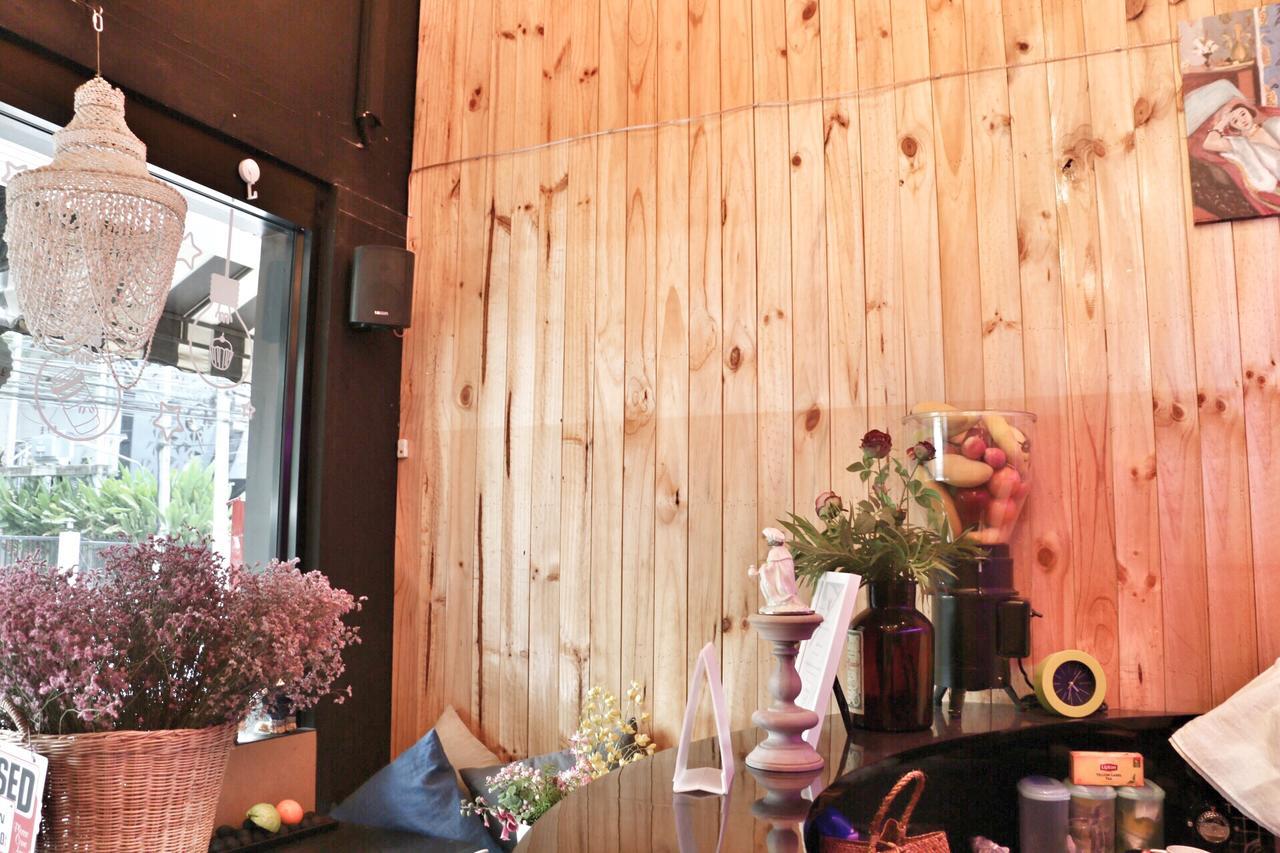 Rest At Ekkamai Hostel Bangkok Ngoại thất bức ảnh