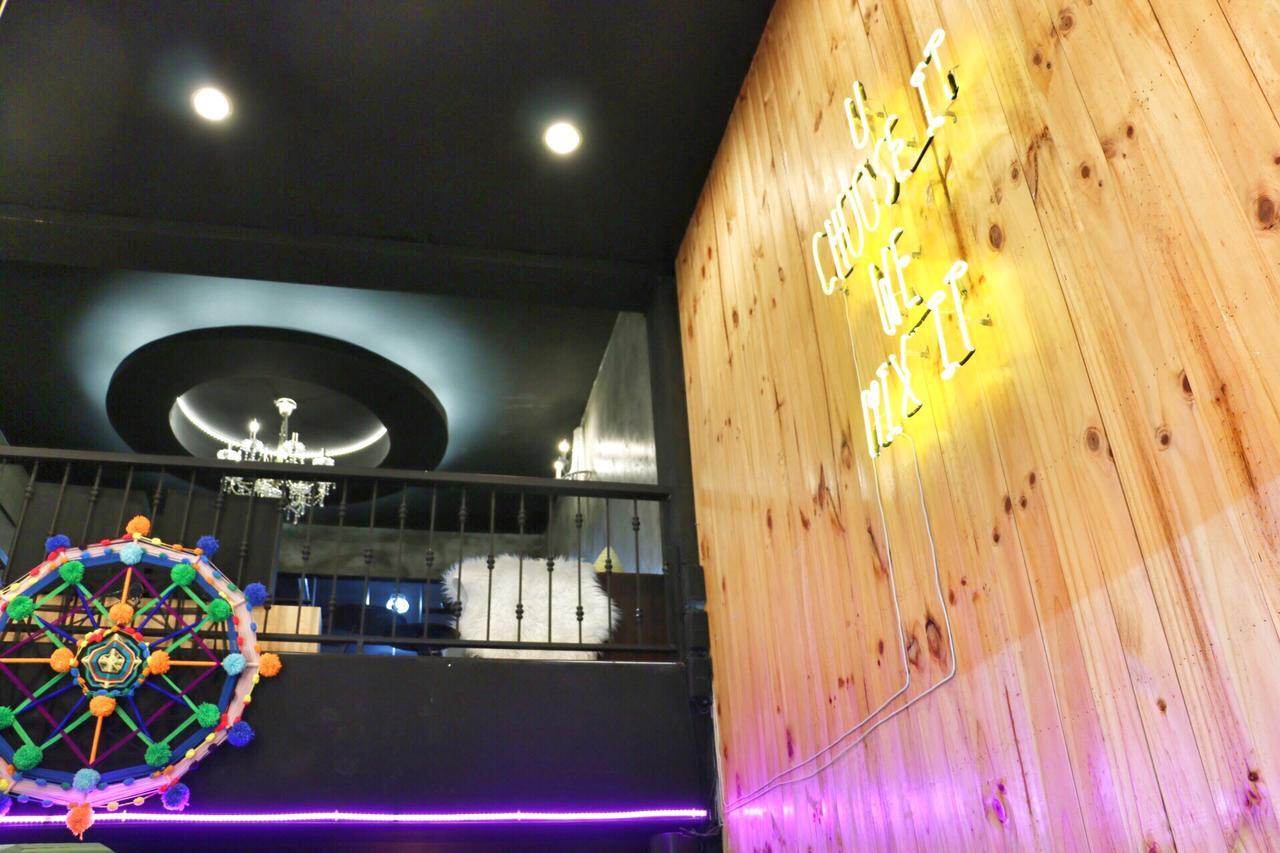 Rest At Ekkamai Hostel Bangkok Ngoại thất bức ảnh